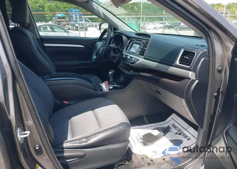 2014 Toyota Highlander Le Plus V6 z USA, uszkodzony, nr VIN 5TDZKRFH4ES012739